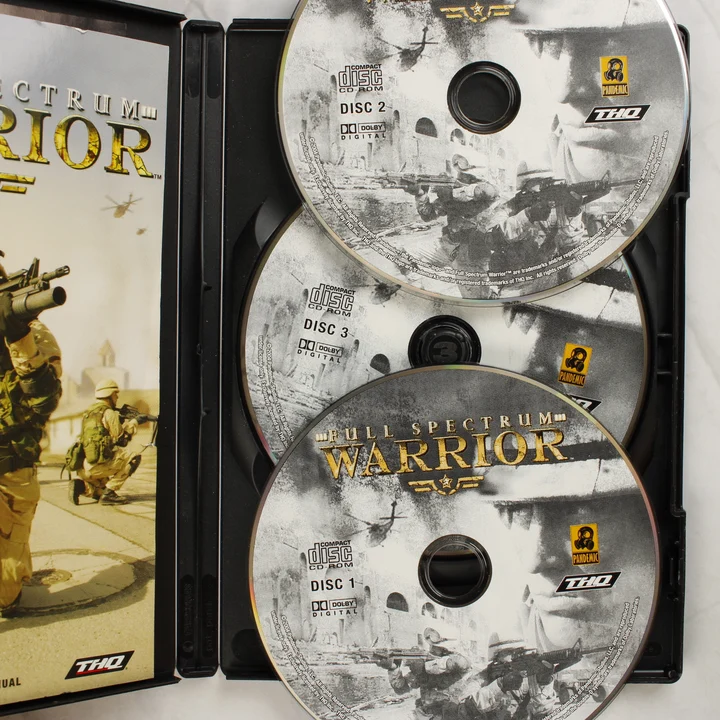 Full Spectrum Warrior lemezek Full Spectrum Warrior nyitott tok a lemezekkel