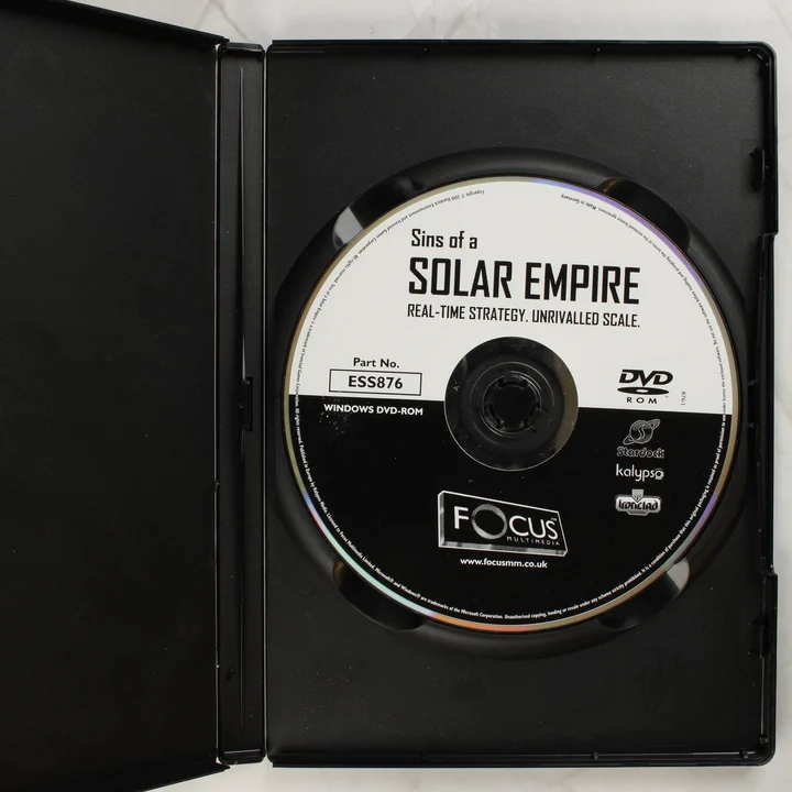 Sins of a Solar Empire DVD-ROM lemez a tokban