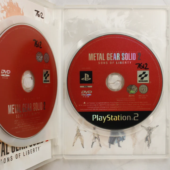 Metal Gear Solid 2 PS2 Lemezek Metal Gear Solid 2: Sons of Liberty nyitott tok a két lemezzel