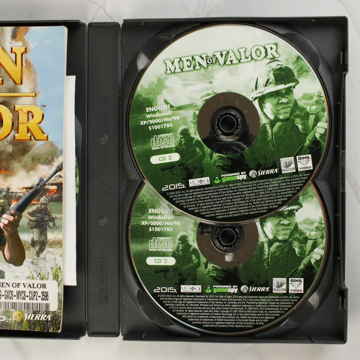 Men of Valor CD 2 és CD 3 Men of Valor nyitott tok két lemezzel