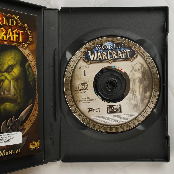 World of Warcraft belső tartalom World of Warcraft nyitott tok kézikönyvvel és lemezzel
