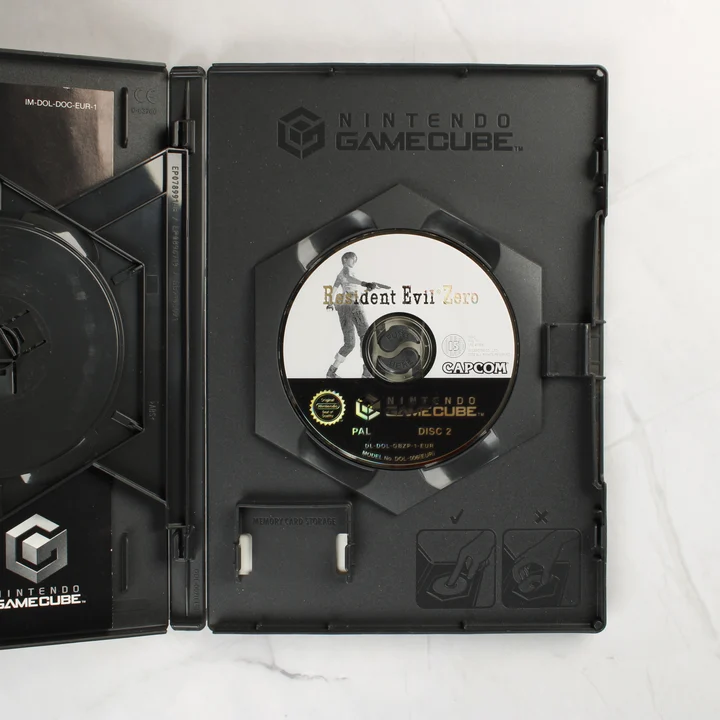 Resident Evil Zero GameCube belső tartalom a második lemezzel