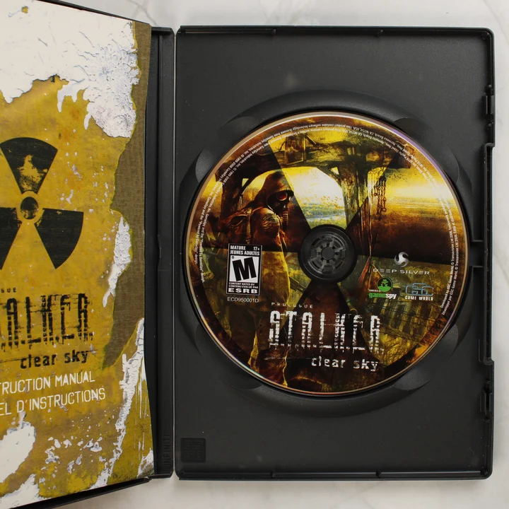 S.T.A.L.K.E.R. Clear Sky belső tartalom S.T.A.L.K.E.R. Clear Sky nyitott tok lemezzel és útmutatóval