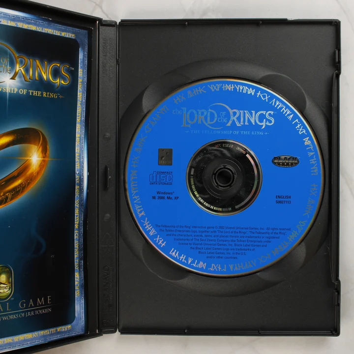 The Lord of the Rings: The Fellowship of the Ring nyitott tok és lemez
