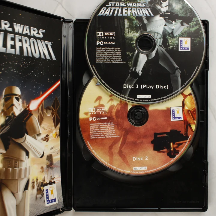 Nyitott Star Wars Battlefront tok két CD-vel és kézikönyvvel