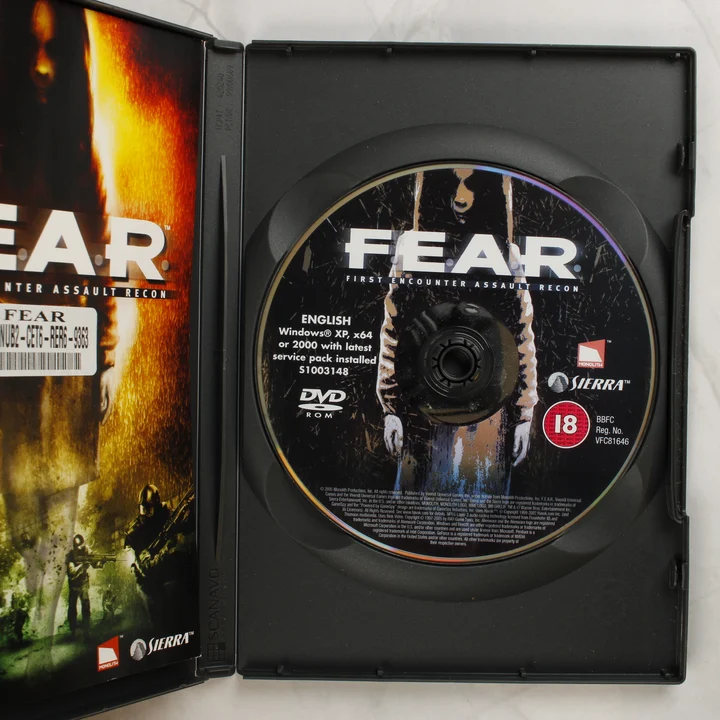 F.E.A.R. PC lemez és belső Nyitott F.E.A.R. játéktok a lemezzel és a kézikönyvvel