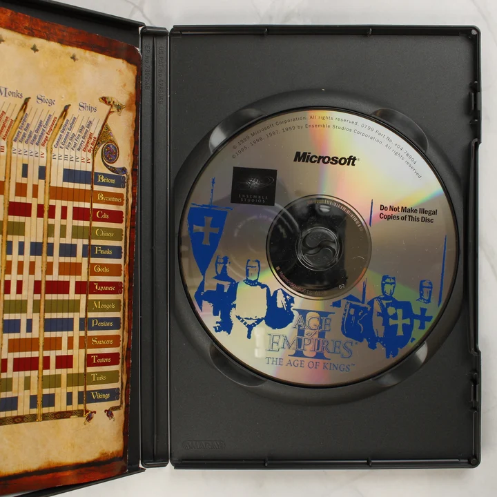 Age of Empires II: The Age of Kings nyitott tok CD-vel