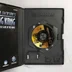 Nyitott Nintendo GameCube tok a King Kong játékkal és kézikönyvvel