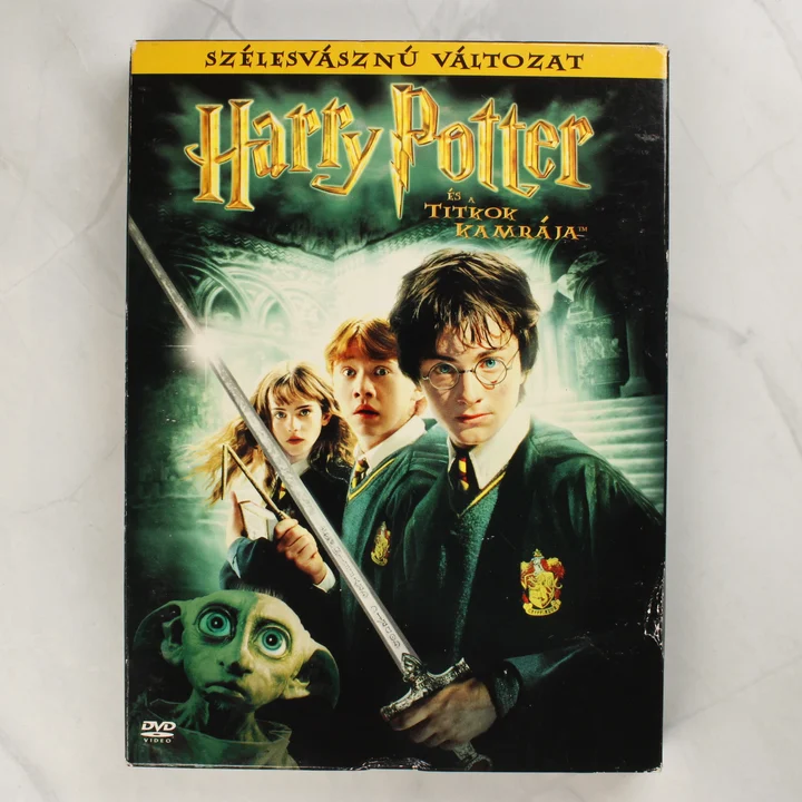Harry Potter és a Titkok Kamrája DVD előlap Harry Potter és a Titkok Kamrája DVD előlapja karton tokban