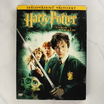Harry Potter és a Titkok Kamrája DVD előlapja karton tokban