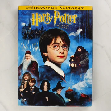 Harry Potter és a bölcsek köve DVD előlapja a főszereplőkkel