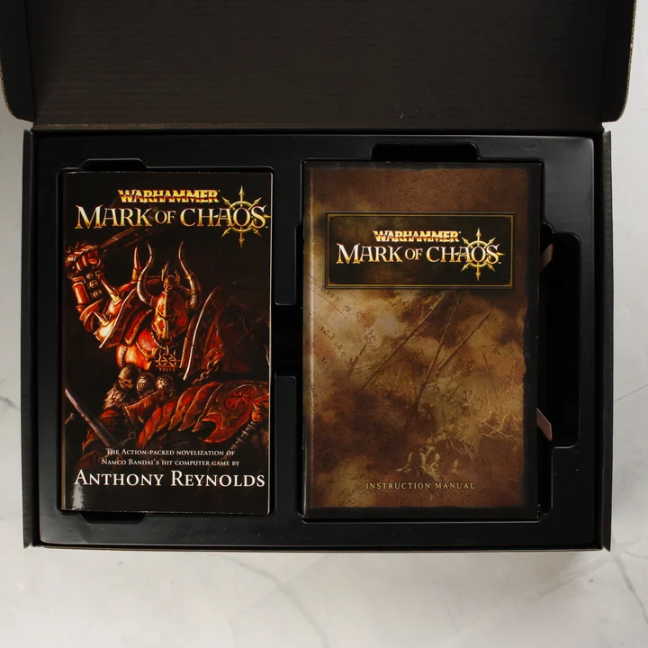 Warhammer Mark of Chaos regény és kézikönyv