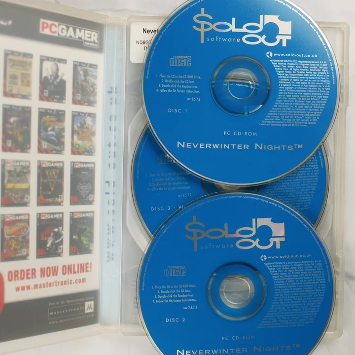 Neverwinter Nights PC lemezek Neverwinter Nights nyitott tok a három CD-vel