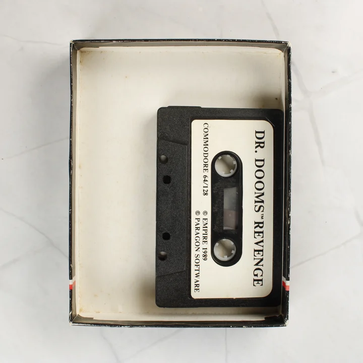 Dr. Doom's Revenge! kazetta Dr. Doom's Revenge! Commodore 64 kazetta a dobozban