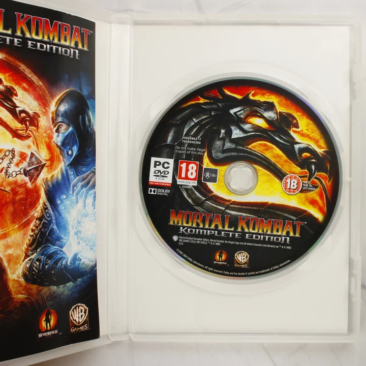 Mortal Kombat Komplete Edition PC lemez Mortal Kombat Komplete Edition nyitott tok és lemez