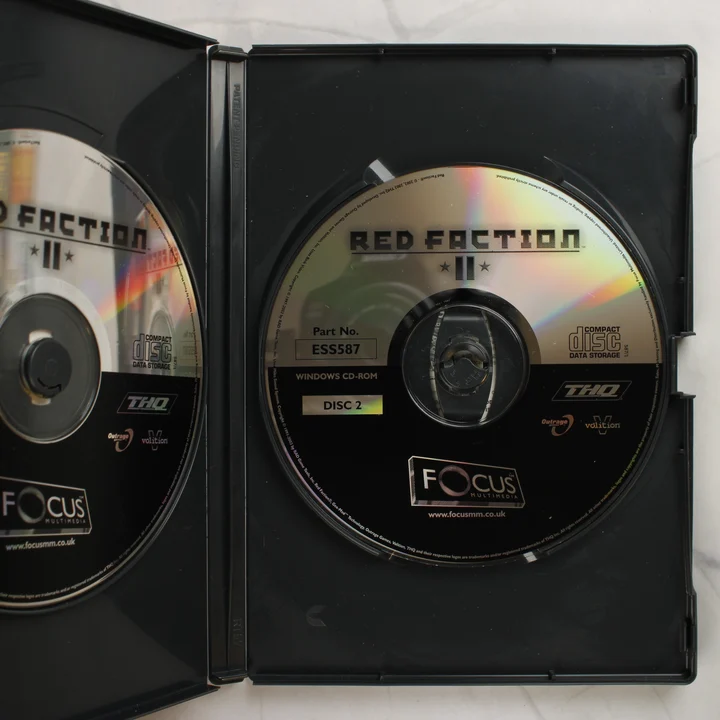 Red Faction II lemezek Red Faction II nyitott tok és lemezek
