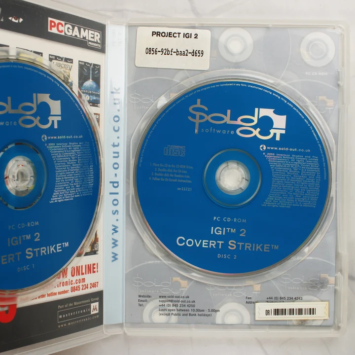 I.G.I.-2: Covert Strike belső tartalom I.G.I.-2: Covert Strike nyitott tok és lemezek