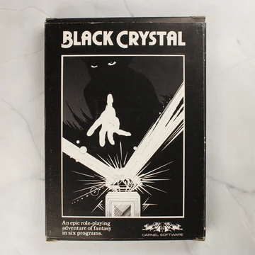 A Black Crystal videójáték fekete doboza fehér grafikával