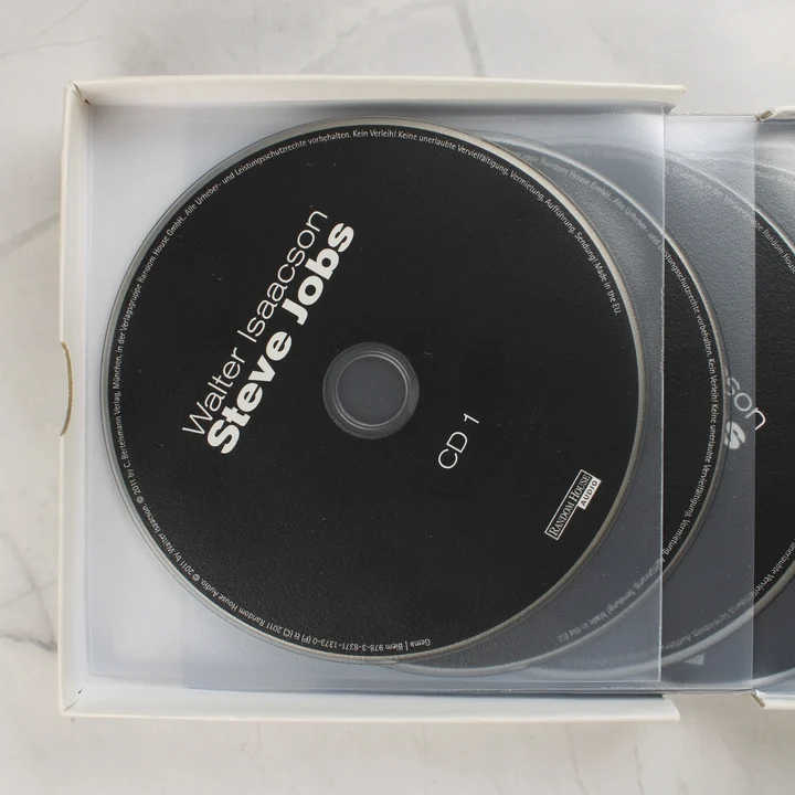 Steve Jobs hangoskönyv lemezek A Steve Jobs hangoskönyv nyitott doboza a CD-kkel