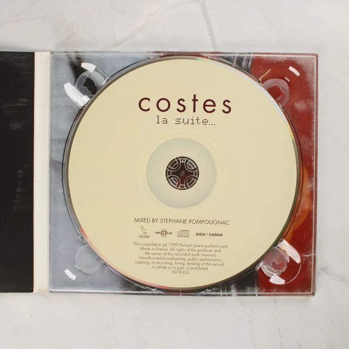 Costes La Suite CD belső Costes La Suite CD lemez a nyitott tokban