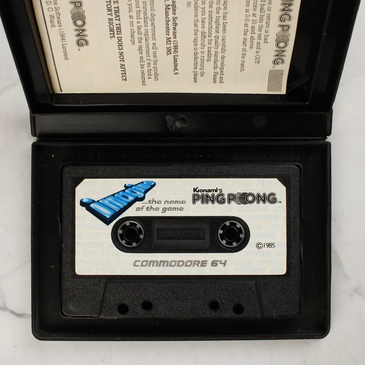 Ping Pong C64 kazetta Ping Pong videójáték kazetta a nyitott tokban