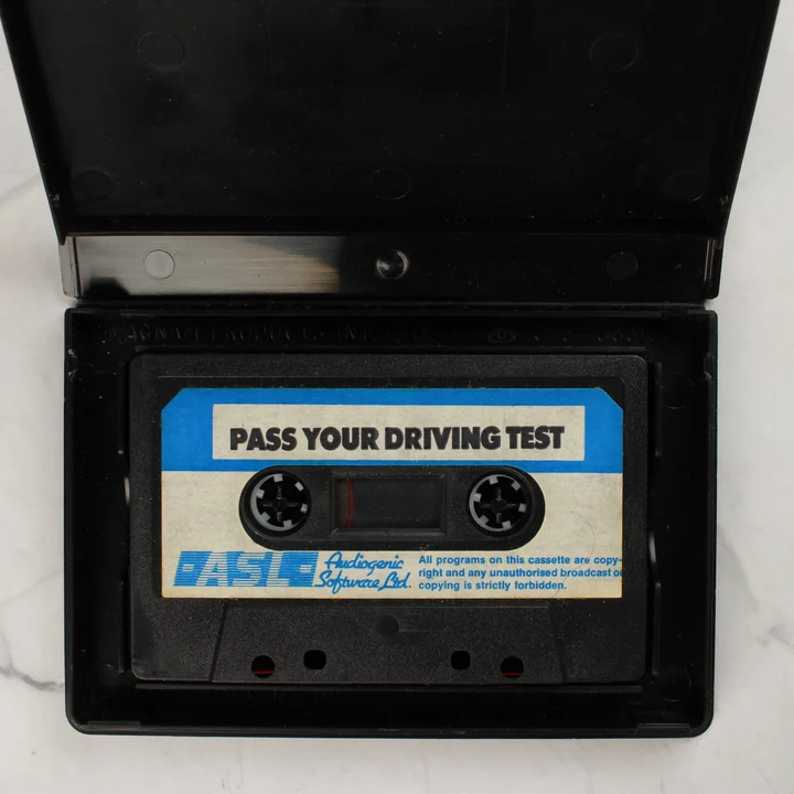 Pass Your Driving Test C64 kazetta Pass Your Driving Test Commodore 64 kazetta a tokban