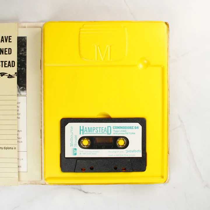 Hampstead C64 kazetta Hampstead C64 magnókazetta a sárga belső tálcában