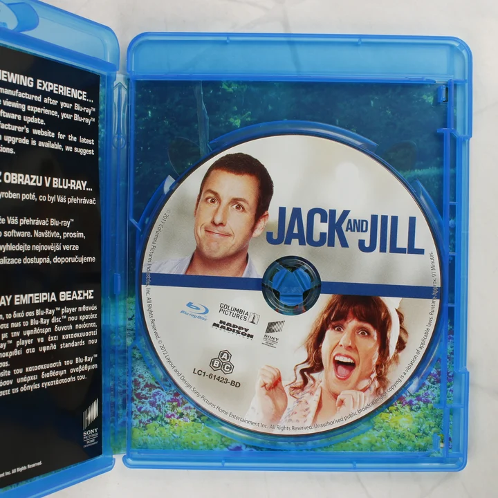 Nyitott Blu-ray tok a Jack és Jill lemezzel
