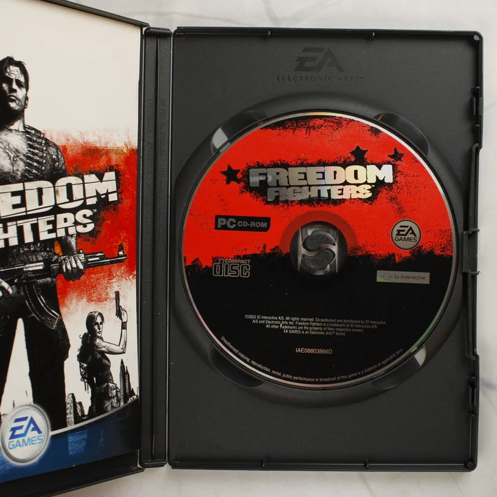 Freedom Fighters lemez és tok Freedom Fighters nyitott tok és lemez