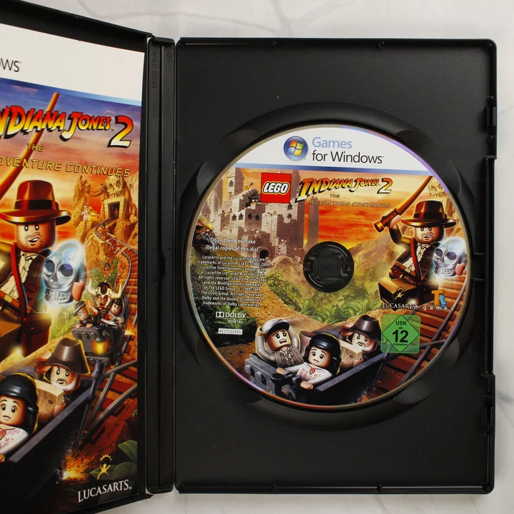 LEGO Indiana Jones 2 nyitott tok és DVD lemez