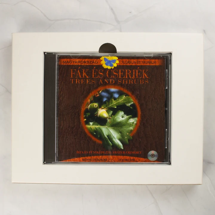 Fák és cserjék CD-ROM a belső fehér tartóban