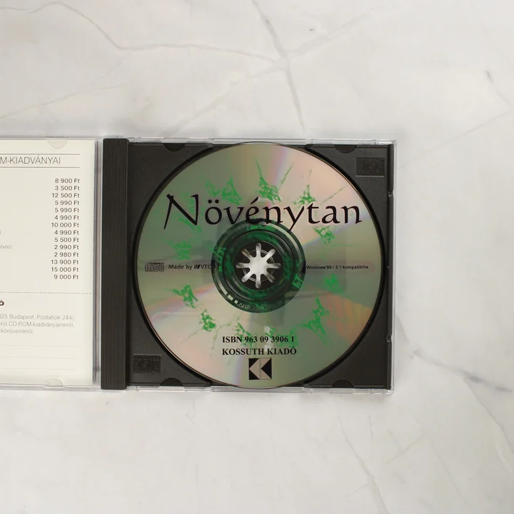 Növénytan CD lemez A Növénytan CD lemez a nyitott műanyag tokban.