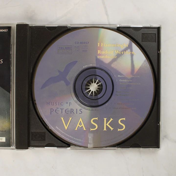 Pēteris Vasks CD lemez Pēteris Vasks CD lemez a nyitott tokban