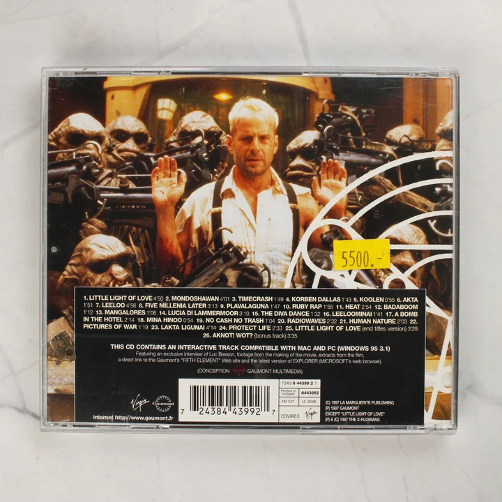 Az ötödik elem filmzene CD hátlapja a számlistával és Bruce Willis képével