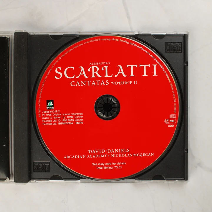 A piros színű Alessandro Scarlatti - Cantatas Volume II CD lemez a nyitott tokban