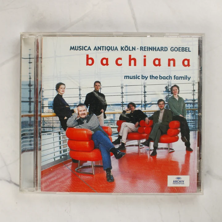 A Musica Antiqua Köln Bachiana című CD-jének előlapja a műanyag tokban