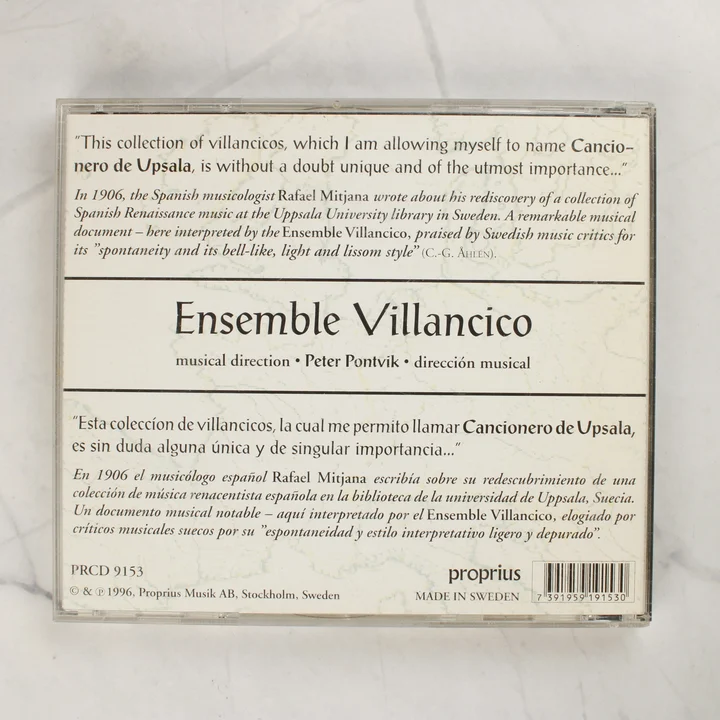 Az Ensemble Villancico Cancionero de Upsala 1556 CD tokjának hátoldala a leírással és vonalkóddal