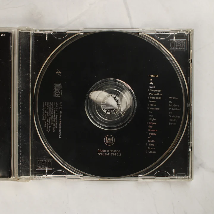 Depeche Mode Violator fekete CD lemez a tokban