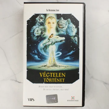 A Végtelen történet című film magyar kiadású VHS kazettájának előlapi borítója a tokban