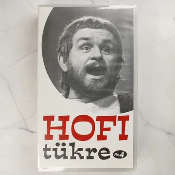 A Hofi tükre No. 4 videókazetta előlapja Hofi Géza portréjával