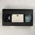 Fekete VHS videókazetta fehér címkével