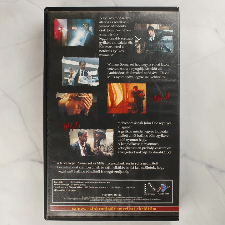 Hetedik VHS borító hátlap A Hetedik című film magyar nyelvű VHS kiadásának hátlapja ismertetővel és jelenetképekkel