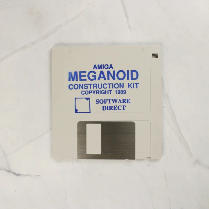 A Meganoid Construction Kit 3,5 colos Amiga floppy lemeze