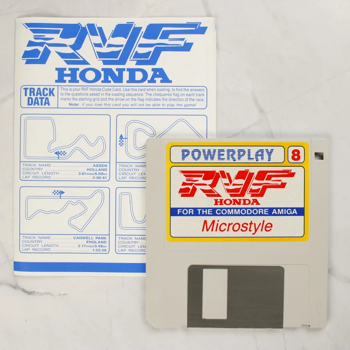 RVF Honda Amiga floppy lemez és a hozzá tartozó kódkártya