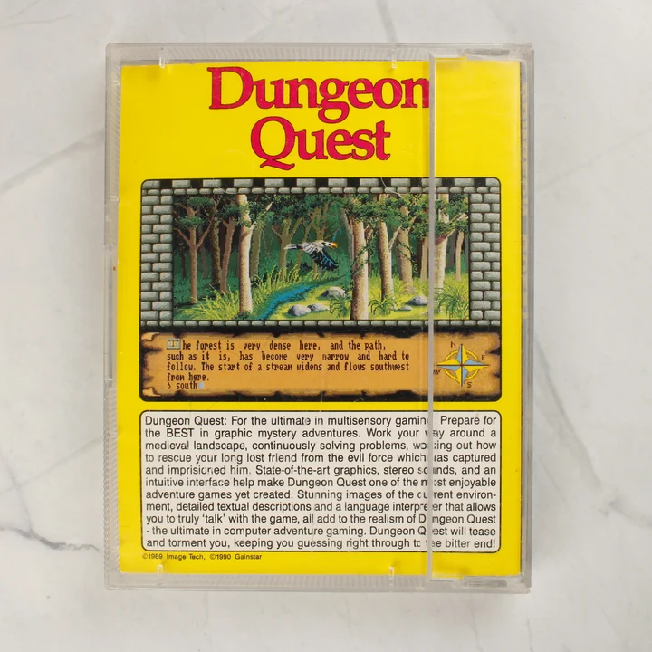 Dungeon Quest Amiga játék hátlap A Dungeon Quest Amiga játék hátlapi borítója leírással és képernyőképpel