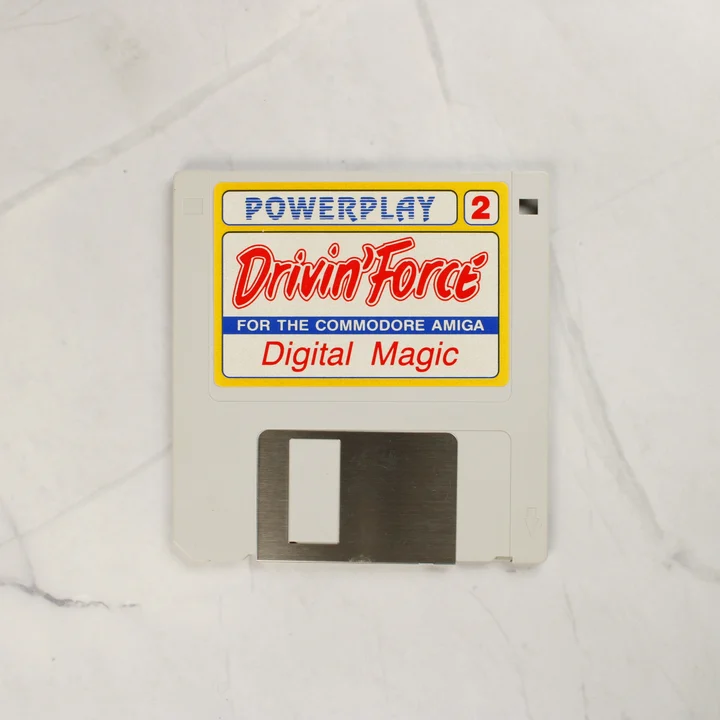 A Drivin' Force játék 3,5 colos floppy lemeze Commodore Amiga platformra