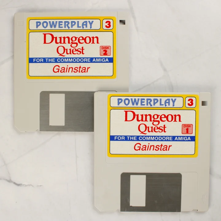 Dungeon Quest Amiga floppy lemezek Két darab 3,5 colos Amiga floppy lemez a Dungeon Quest játékkal