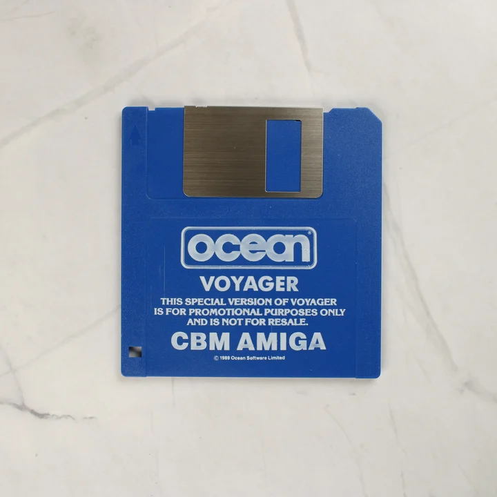 Kék színű 3,5 colos Voyager Amiga floppy lemez