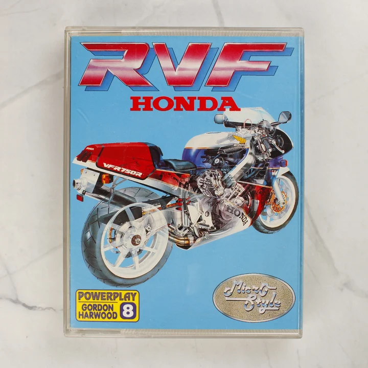 RVF Honda Amiga játék tok előlap RVF Honda Commodore Amiga videójáték tokjának előlapja a motorkerékpár grafikájával