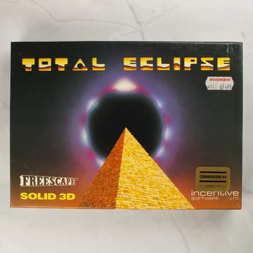 A Total Eclipse videójáték dobozának előlapja piramissal és napfogyatkozással